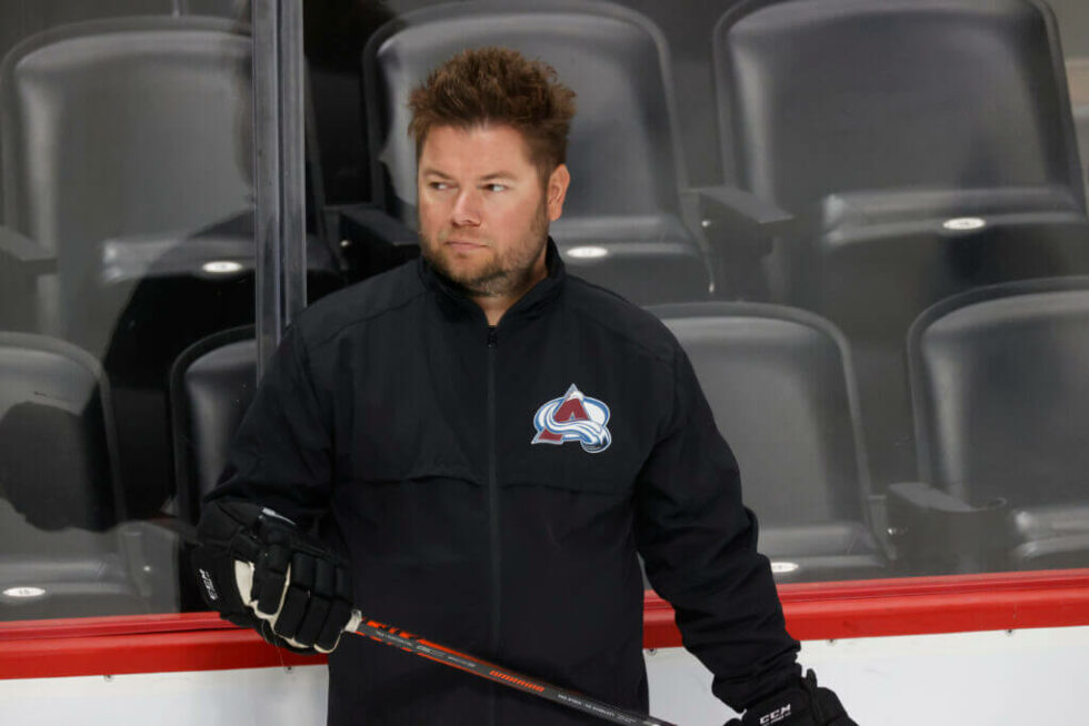 The groundbreaking path of a goalie coach — from a Finland cardboard