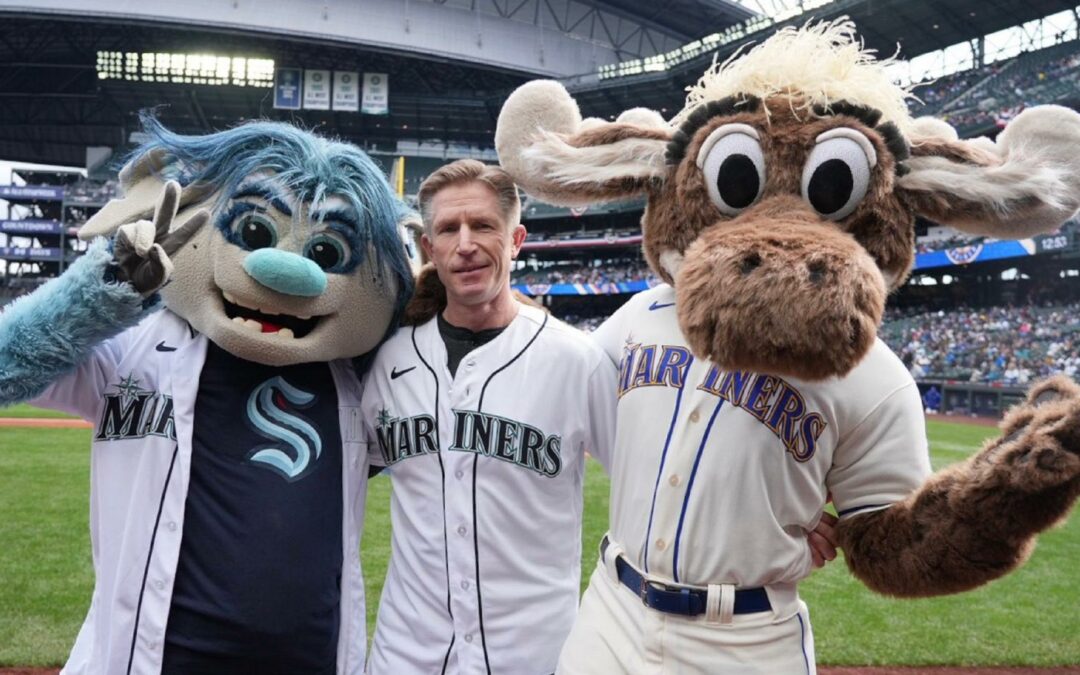 Hakstol throws out first pitch before Seattle Mariners game